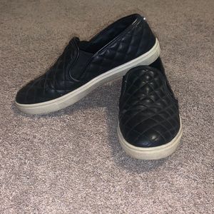 Black Steve Madden ecentrcq shoes